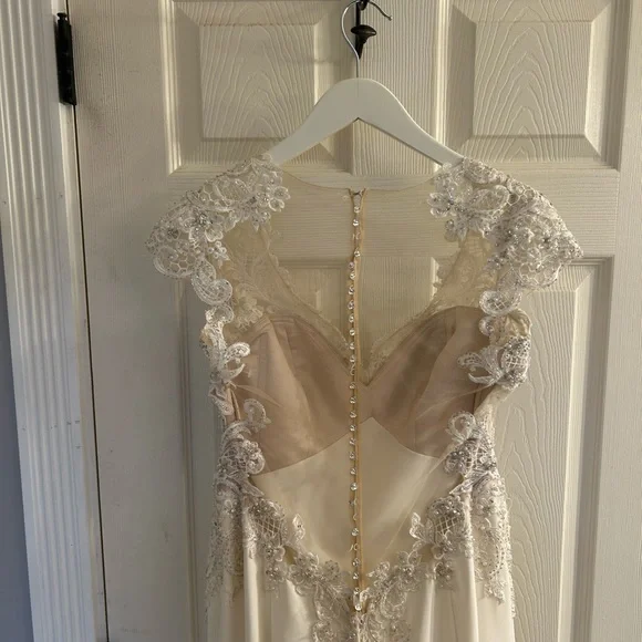 Maggie Sottero wedding dress - Picture 7 of 11